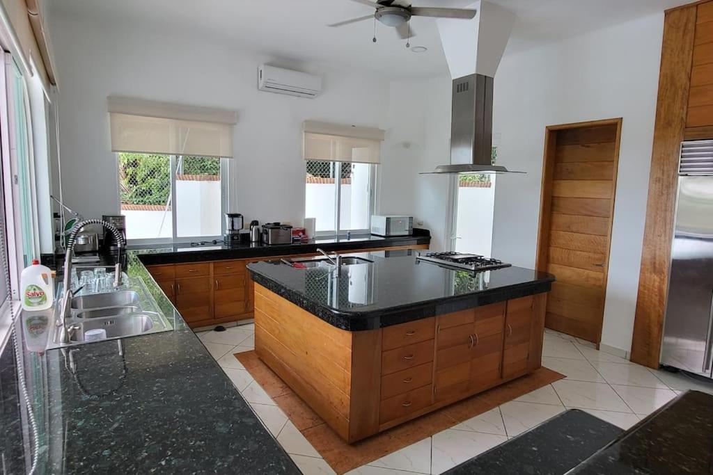 Villa Martha Garza Blanca - Heated Pool, Chef & Full Staff Included Puerto Vallarta Esterno foto